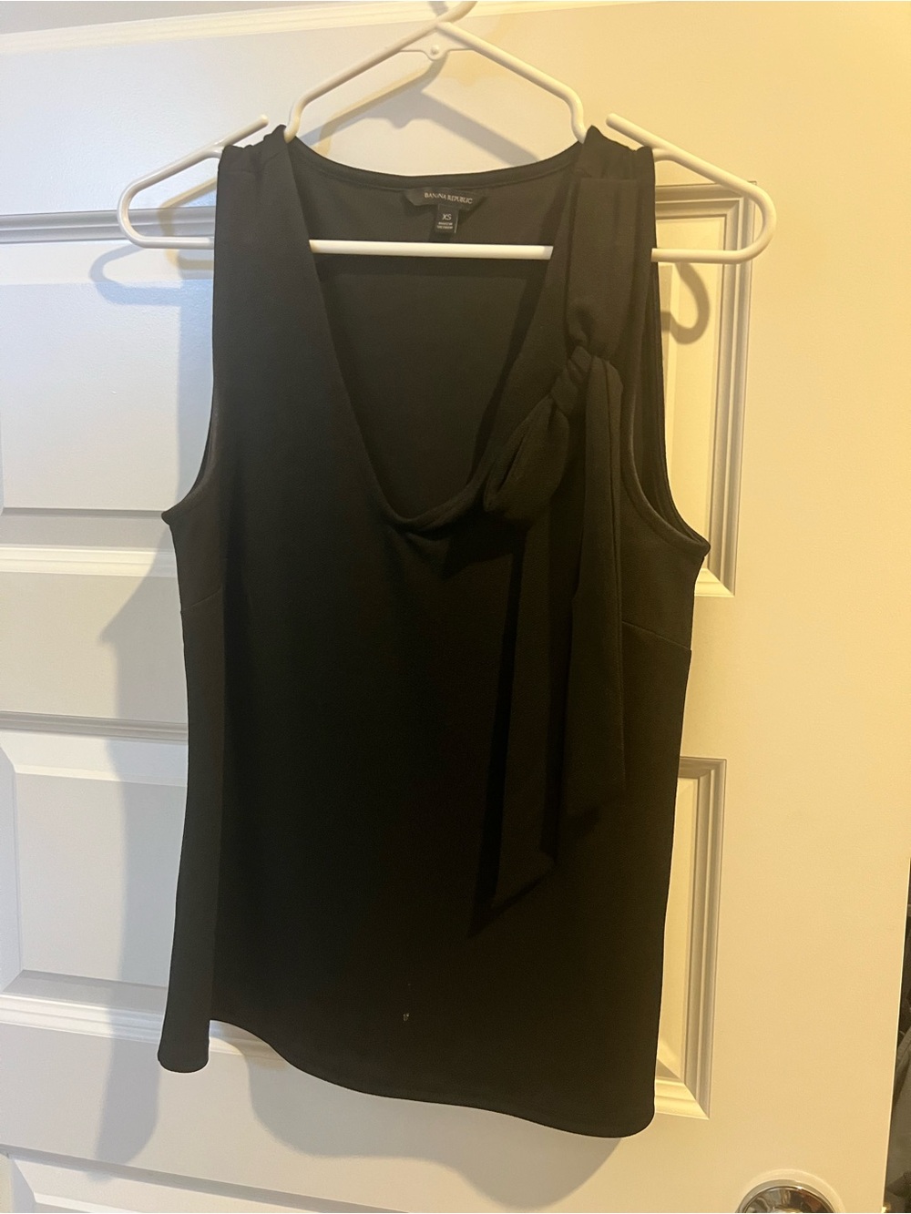 Banana Republic Black Sleeveless Tie-Detail Camisole